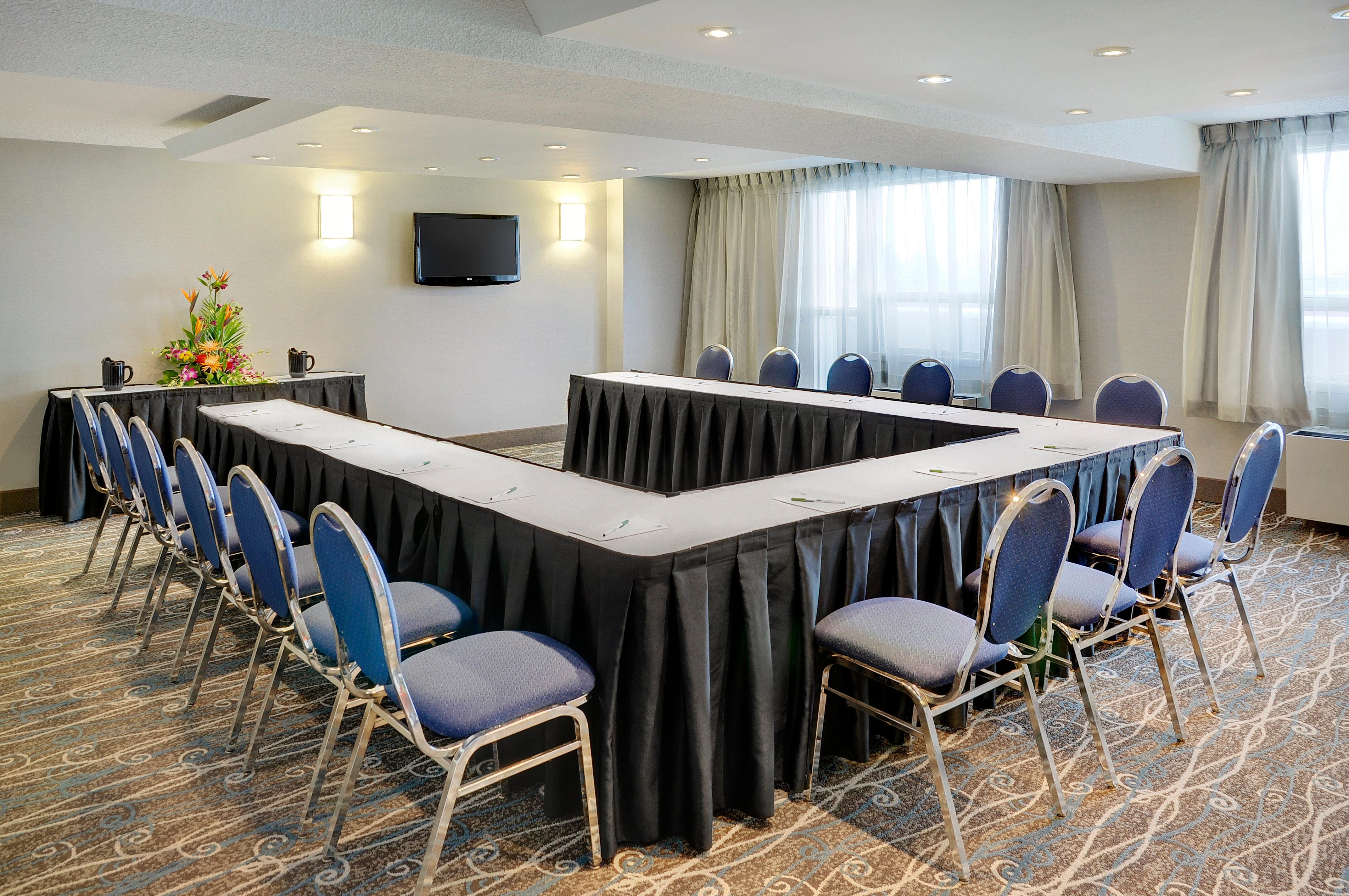 Holiday Inn Hotel & Suites London By Ihg Exterior foto