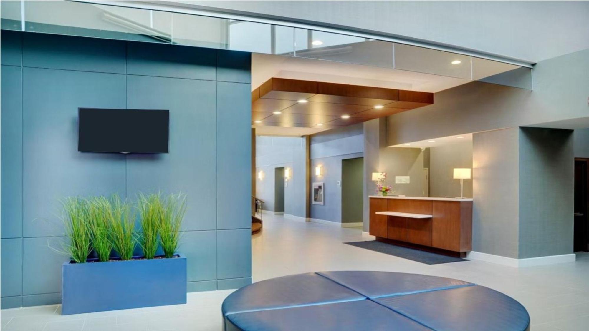 Holiday Inn Hotel & Suites London By Ihg Exterior foto