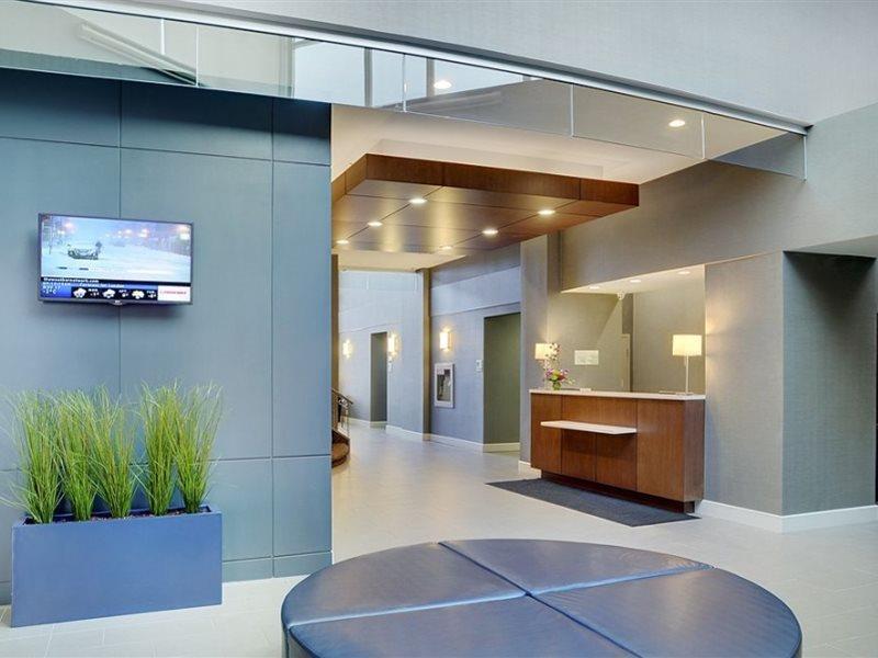 Holiday Inn Hotel & Suites London By Ihg Exterior foto